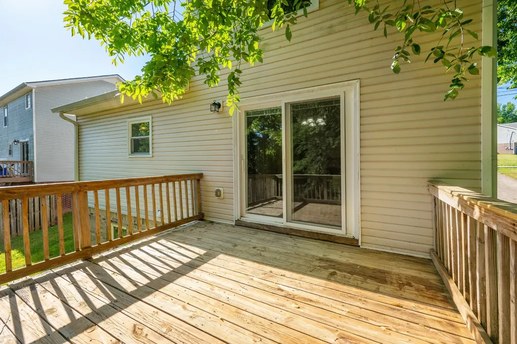 918 Hedge Apple Drive Clarksville TN 37040