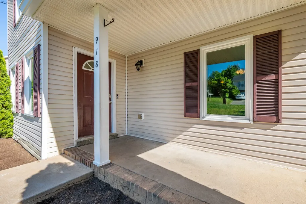 918 Hedge Apple Drive Clarksville TN 37040