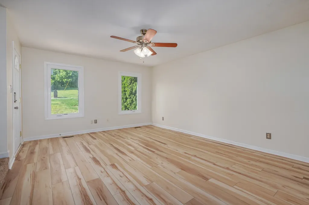 918 Hedge Apple Drive Clarksville TN 37040