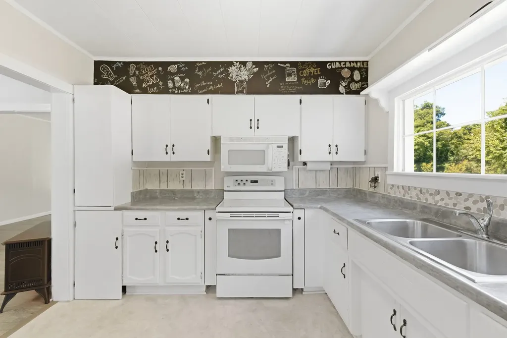 14991 Manchester Pike Christiana TN 37037