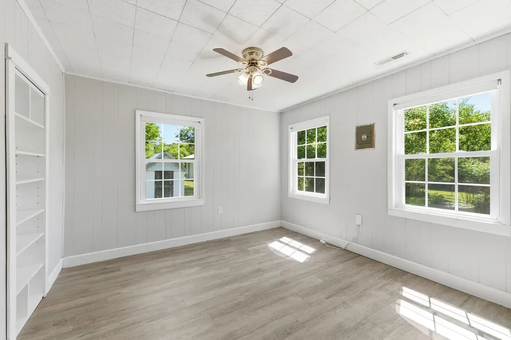 14991 Manchester Pike Christiana TN 37037