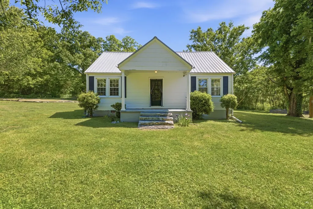 14991 Manchester Pike Christiana TN 37037