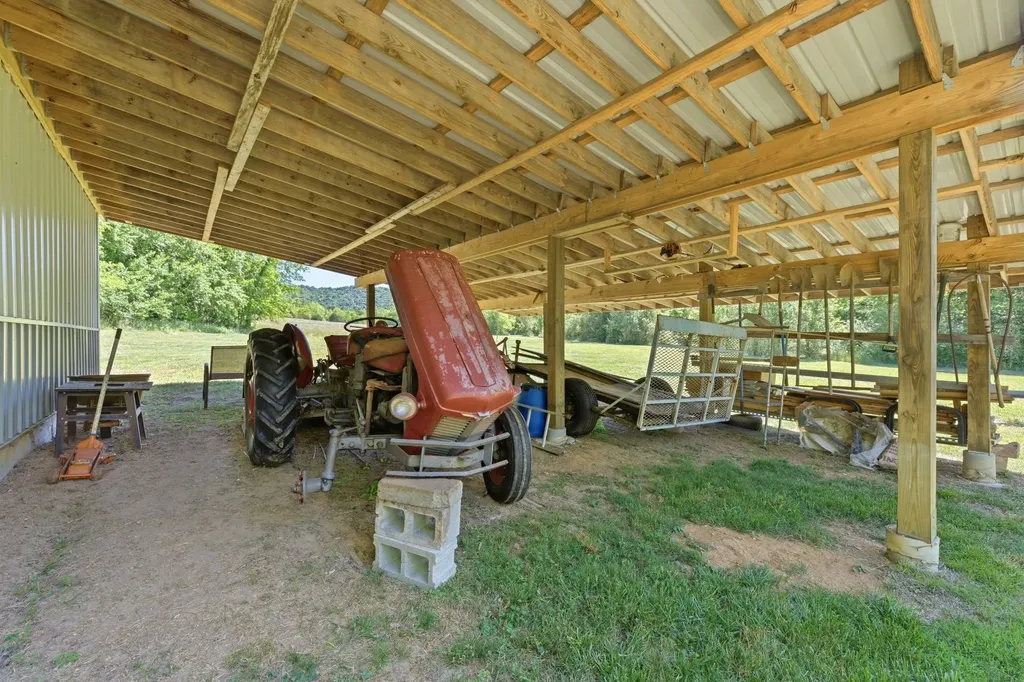14991 Manchester Pike Christiana TN 37037