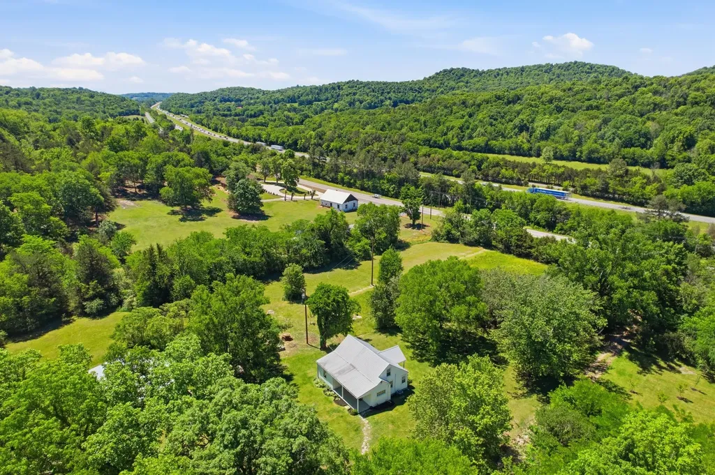 14991 Manchester Pike Christiana TN 37037