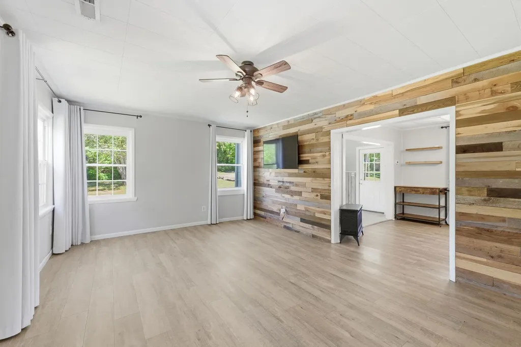 14991 Manchester Pike Christiana TN 37037