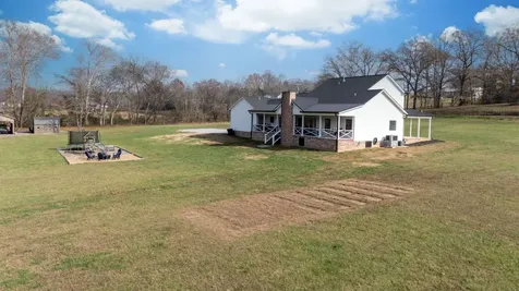 1227 Stayton Road Cumberland Furnace TN 37051