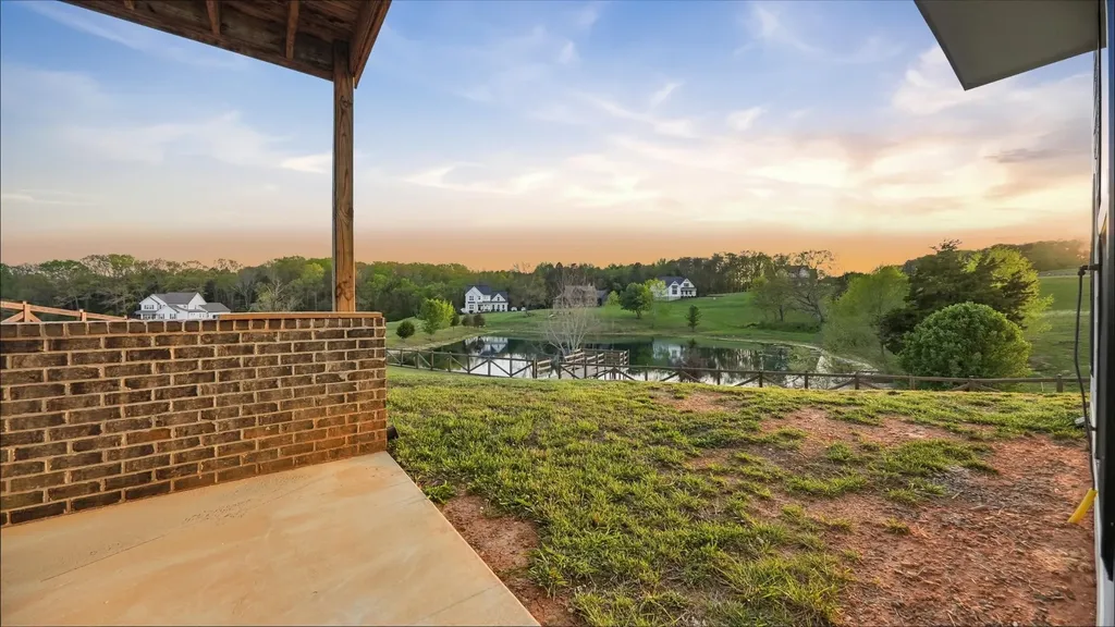 7424 Crowes Nest Drive Harrison TN 37341