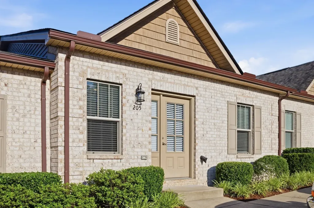 205 Bancroft Mill Columbia TN 38401