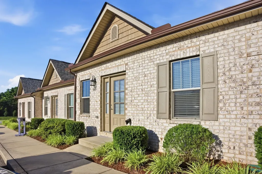 205 Bancroft Mill Columbia TN 38401