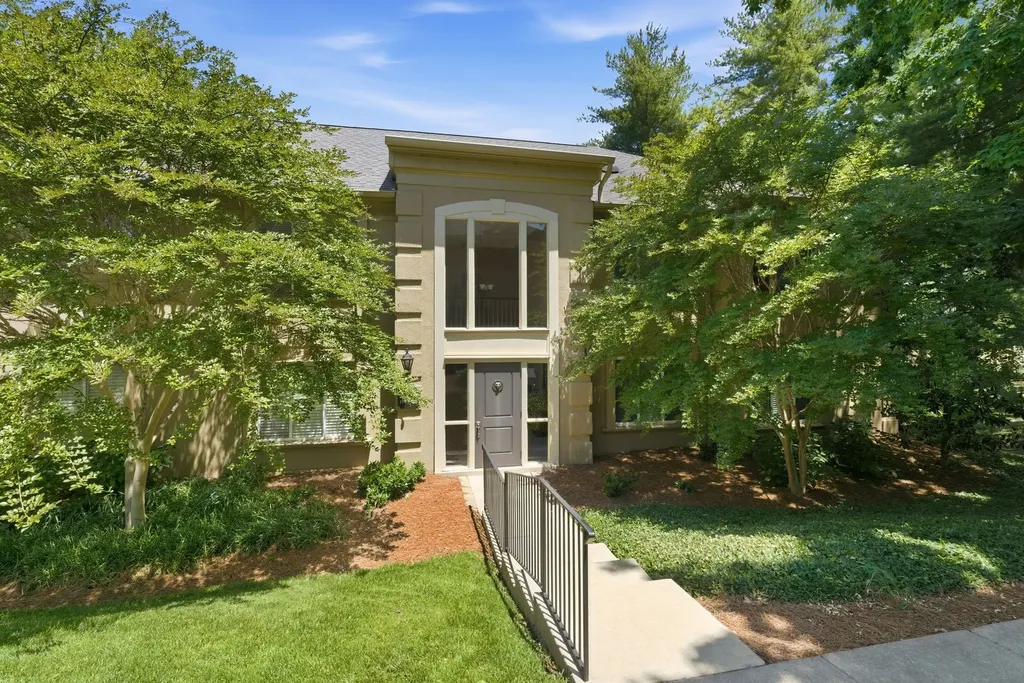 4487 Post Place Nashville TN 37205