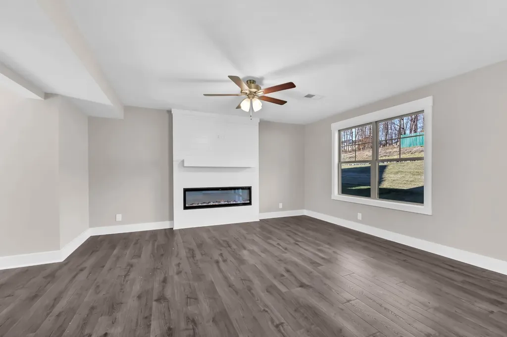 321 Cardinal Creek Clarksville TN 37040