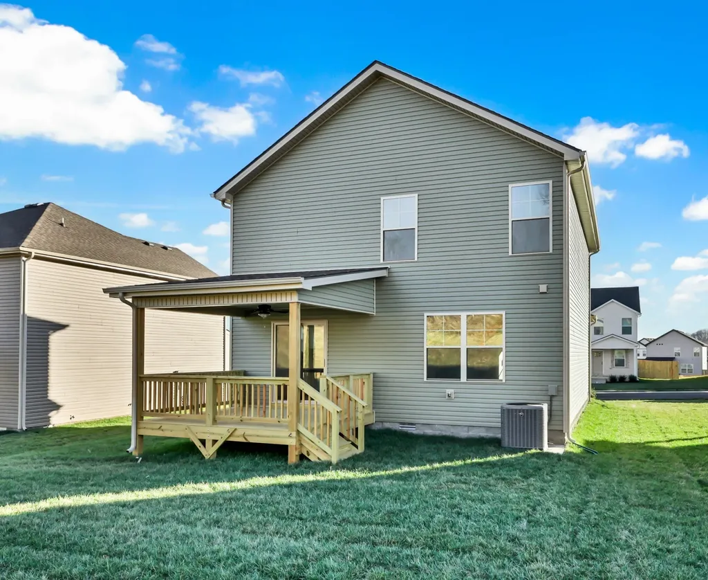 321 Cardinal Creek Clarksville TN 37040