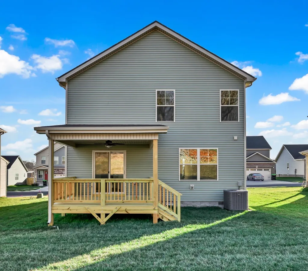 321 Cardinal Creek Clarksville TN 37040