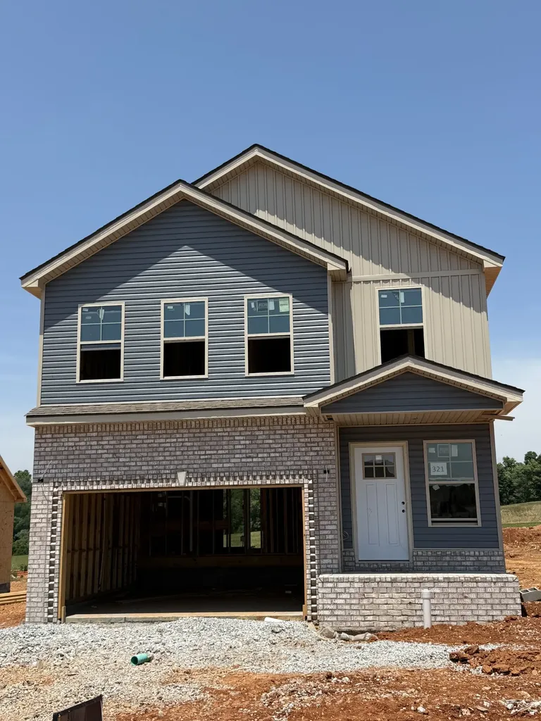 321 Cardinal Creek Clarksville TN 37040