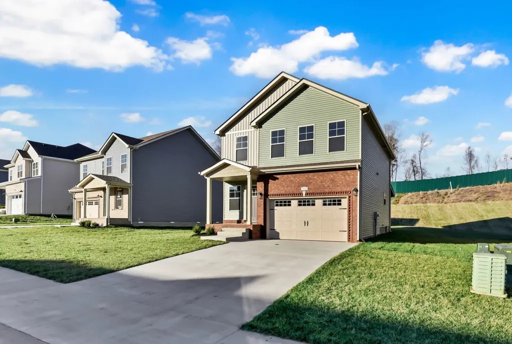 321 Cardinal Creek Clarksville TN 37040