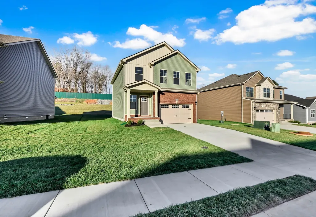 321 Cardinal Creek Clarksville TN 37040