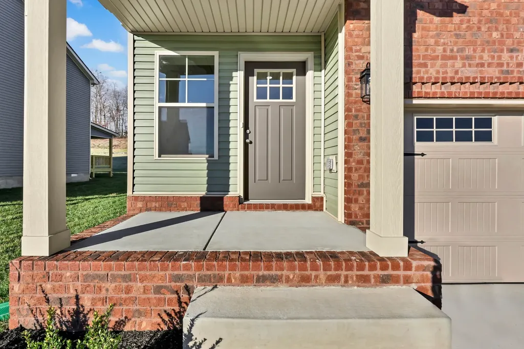 321 Cardinal Creek Clarksville TN 37040