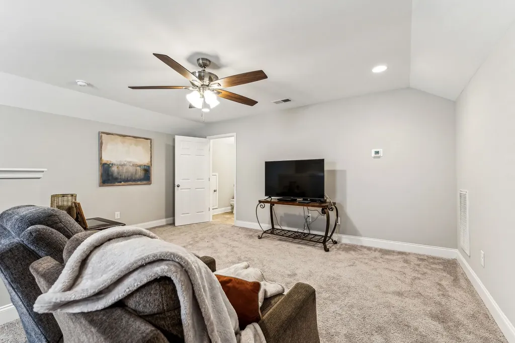 606 Douglas Street Lebanon TN 37087