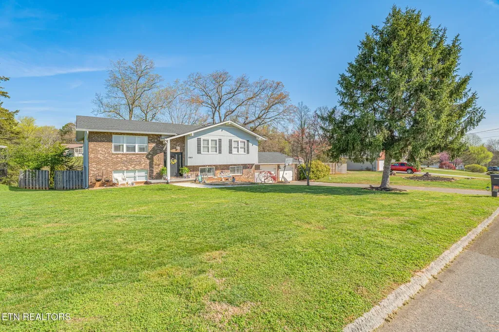 7301 Dunsten Drive Knoxville TN 37931