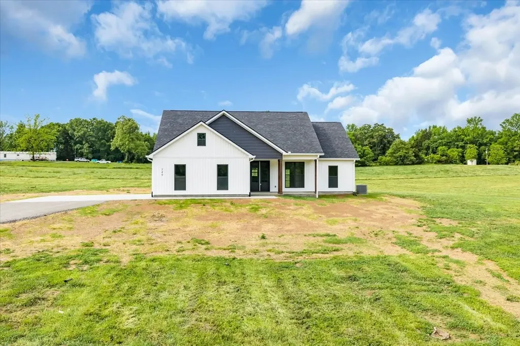 749 Edd Ramsey Road Mcminnville TN 37110