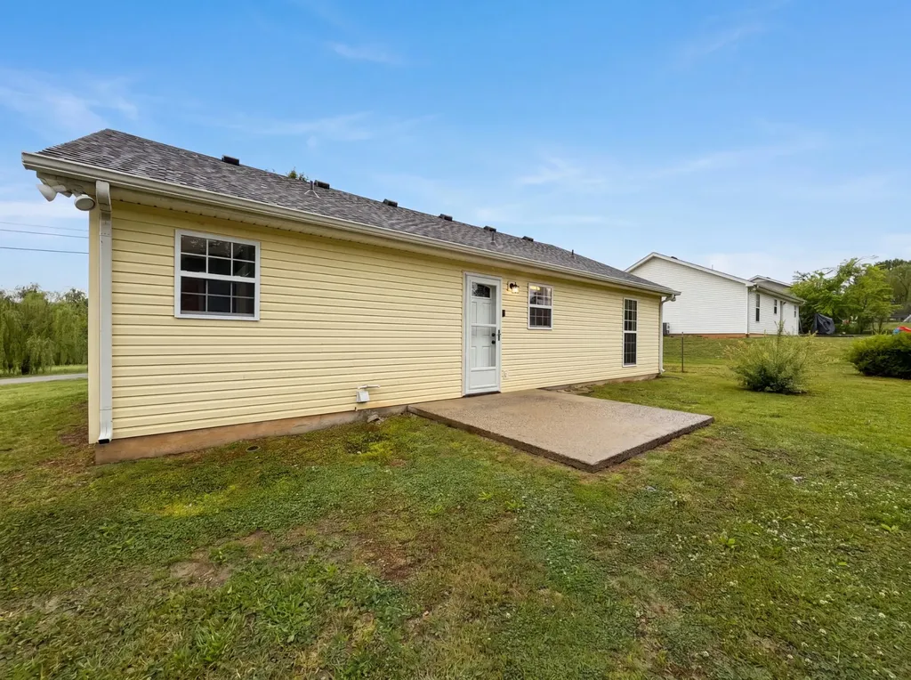 300 Fairway Green Shelbyville TN 37160