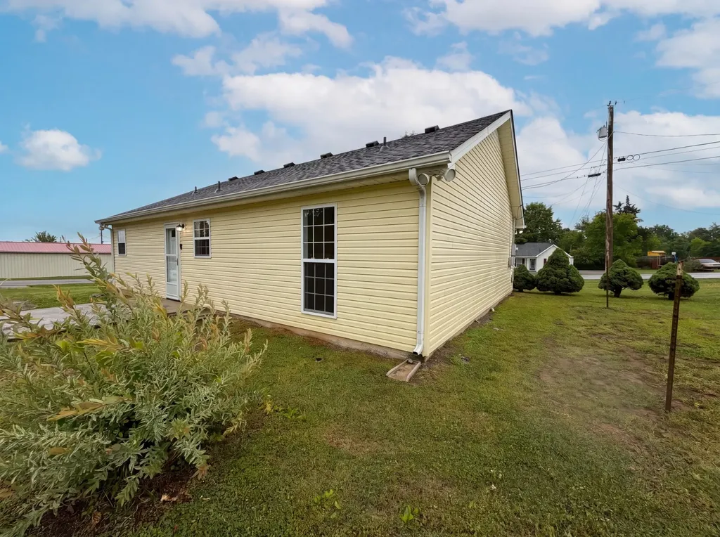 300 Fairway Green Shelbyville TN 37160