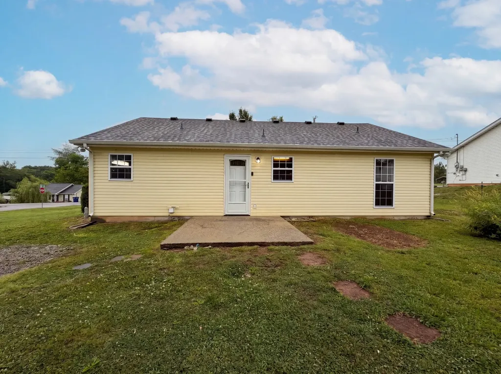 300 Fairway Green Shelbyville TN 37160