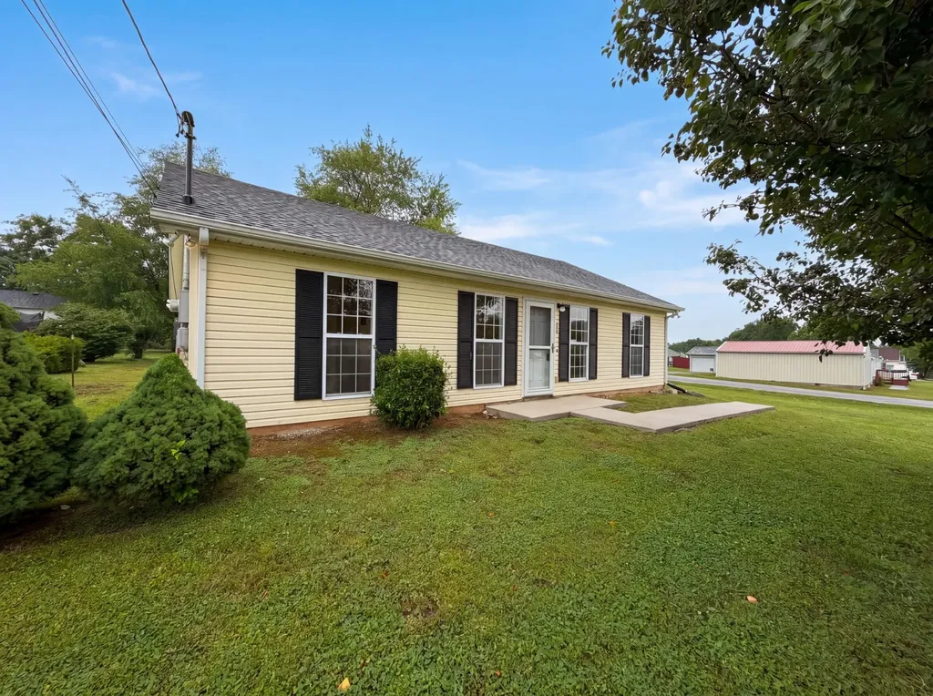 300 Fairway Green Shelbyville TN 37160
