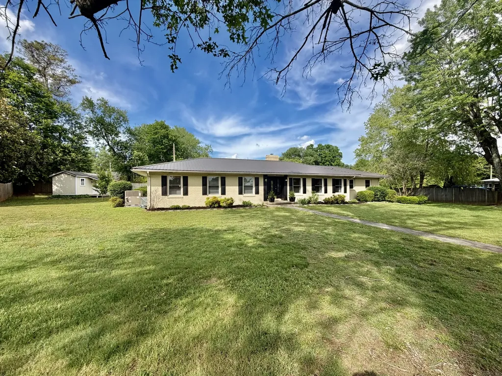 232 Admiral Circle Lawrenceburg TN 38464