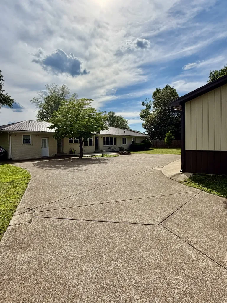 232 Admiral Circle Lawrenceburg TN 38464