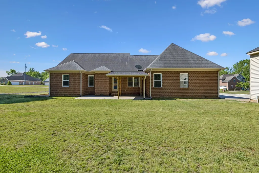 17 Sonoma Drive Fayetteville TN 37334