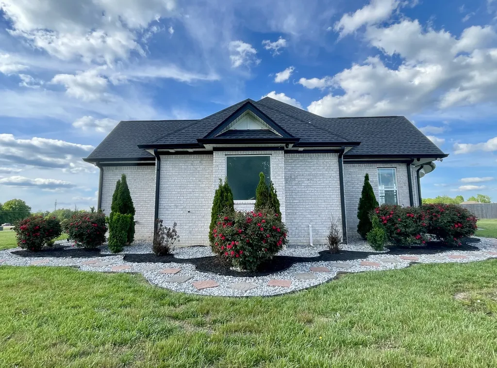 2487 Tom Austin Highway Greenbrier TN 37073
