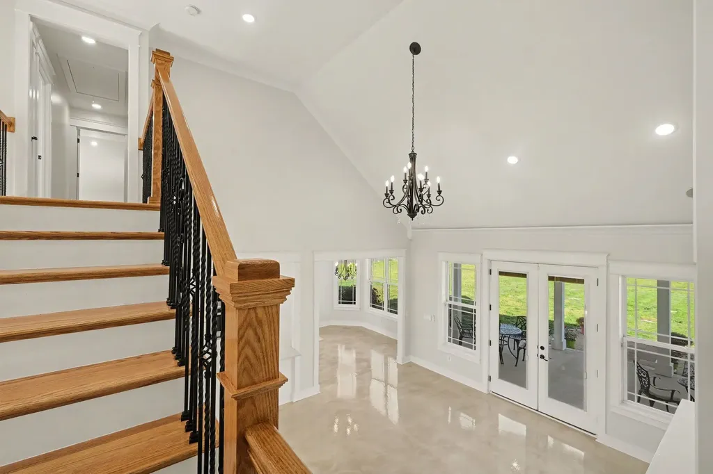 2487 Tom Austin Highway Greenbrier TN 37073