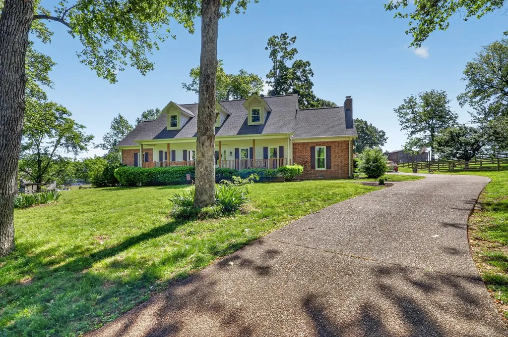 640 Denning Ford Road Portland TN 37148