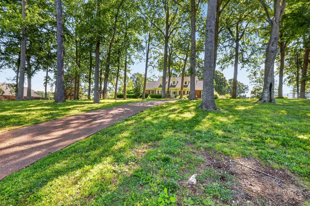 640 Denning Ford Road Portland TN 37148