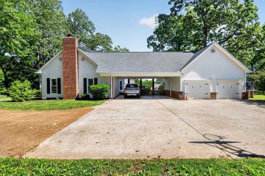 640 Denning Ford Road Portland TN 37148