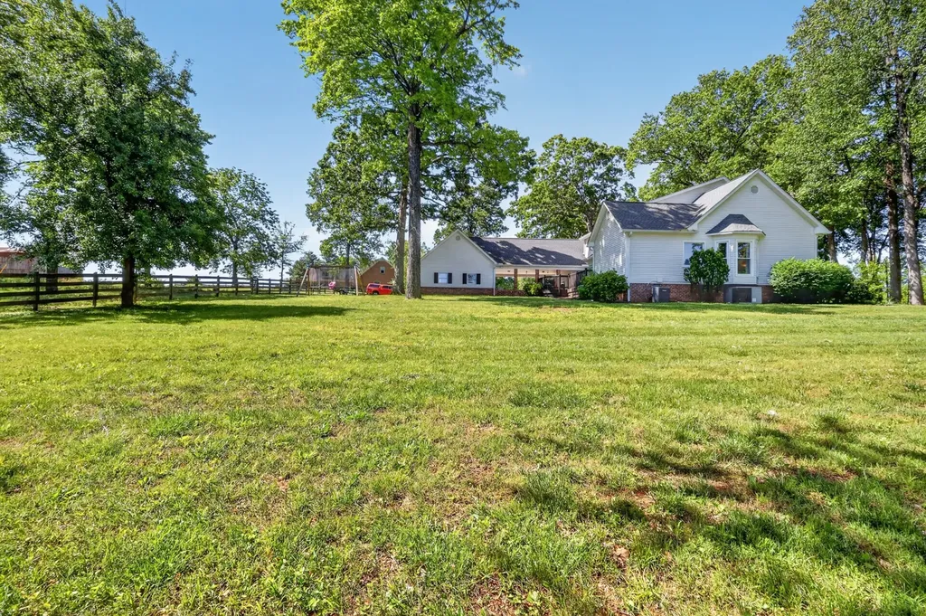 640 Denning Ford Road Portland TN 37148