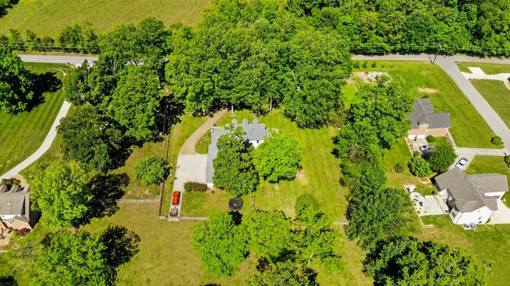640 Denning Ford Road Portland TN 37148