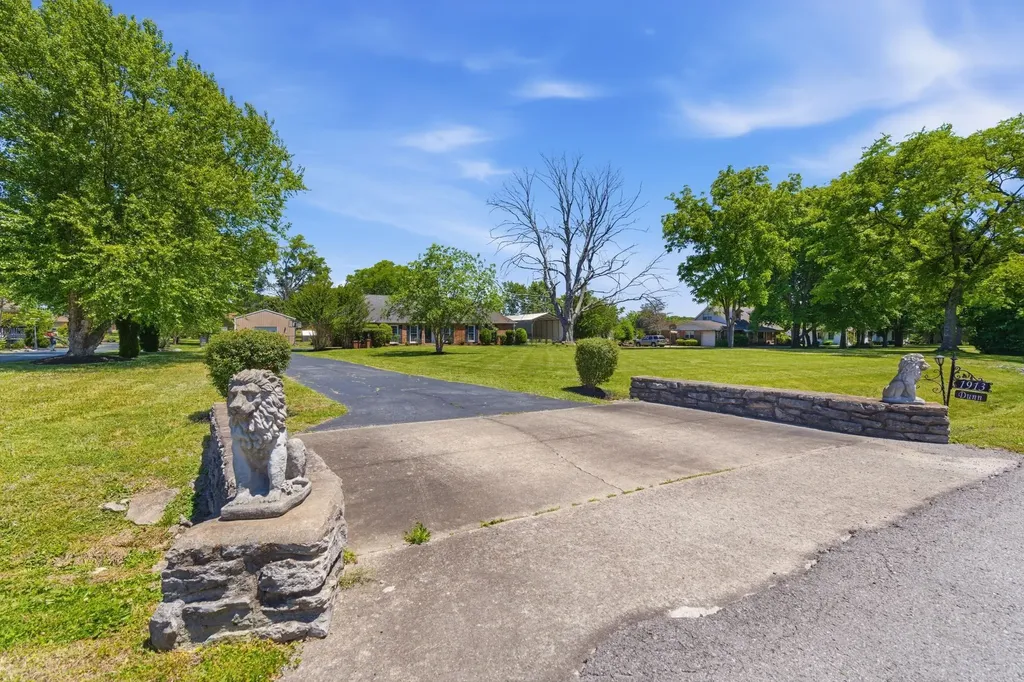 1913 Shenandoah Trail Lebanon TN 37087