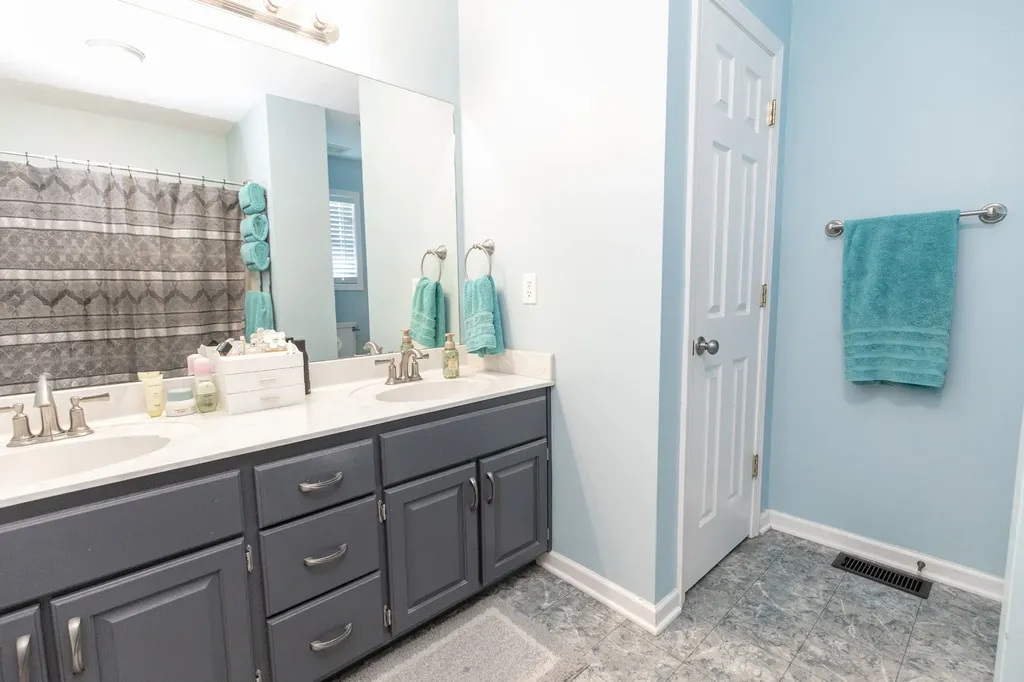 217 Riggs Avenue Portland TN 37148