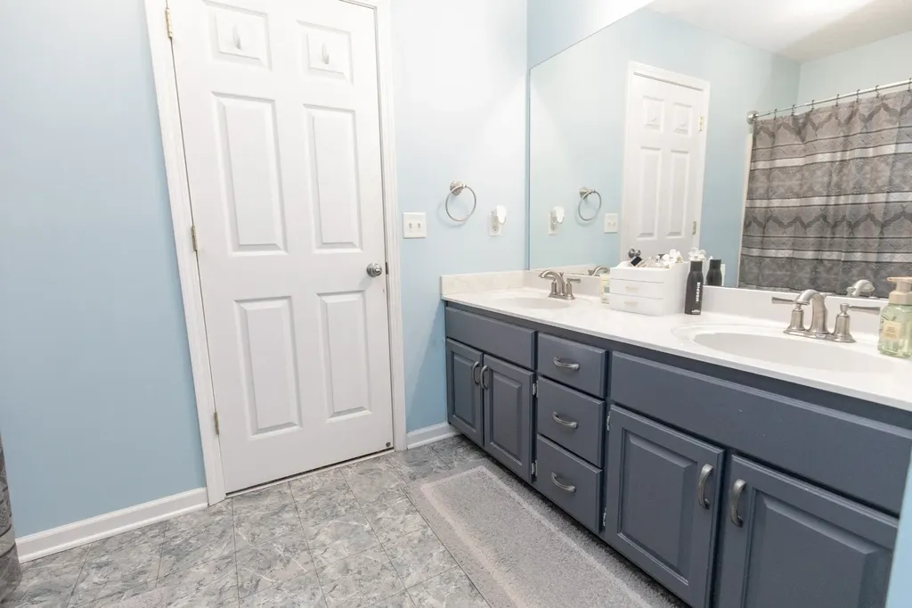 217 Riggs Avenue Portland TN 37148