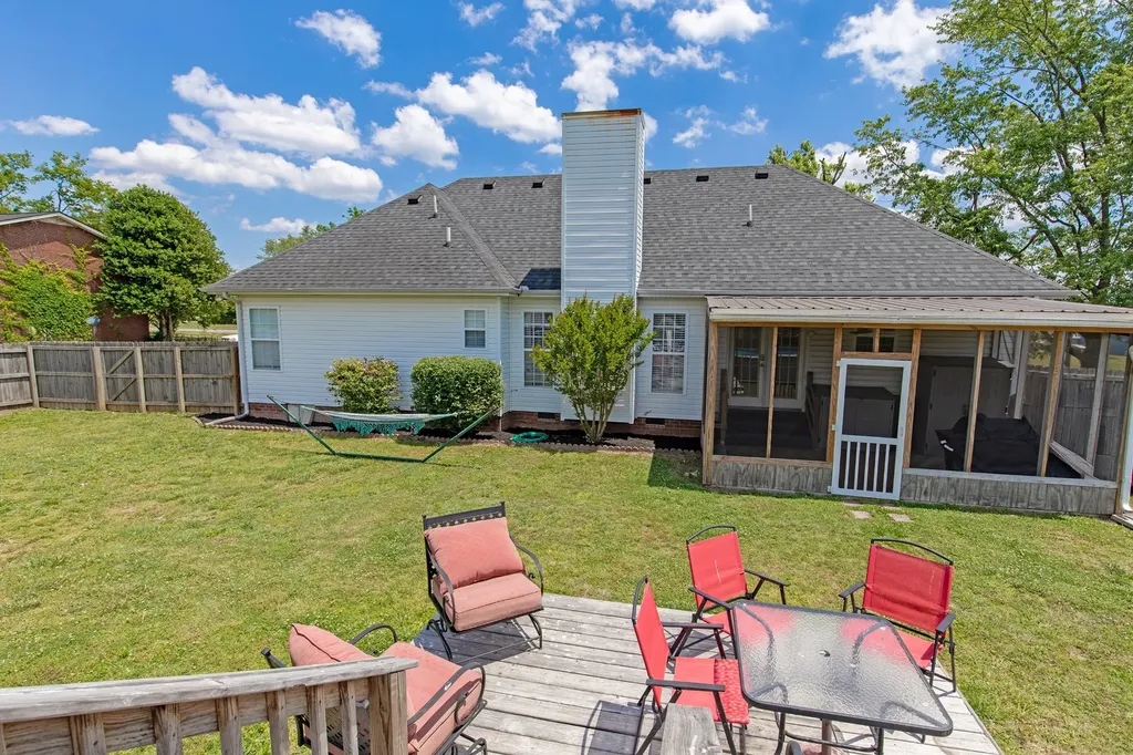 217 Riggs Avenue Portland TN 37148