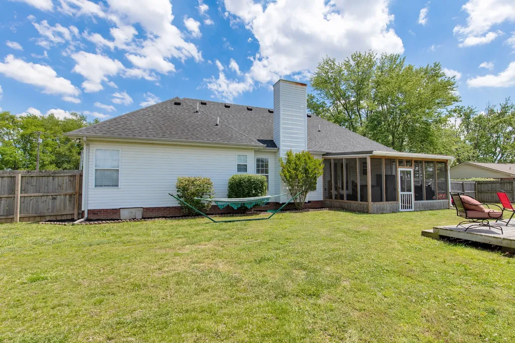 217 Riggs Avenue Portland TN 37148