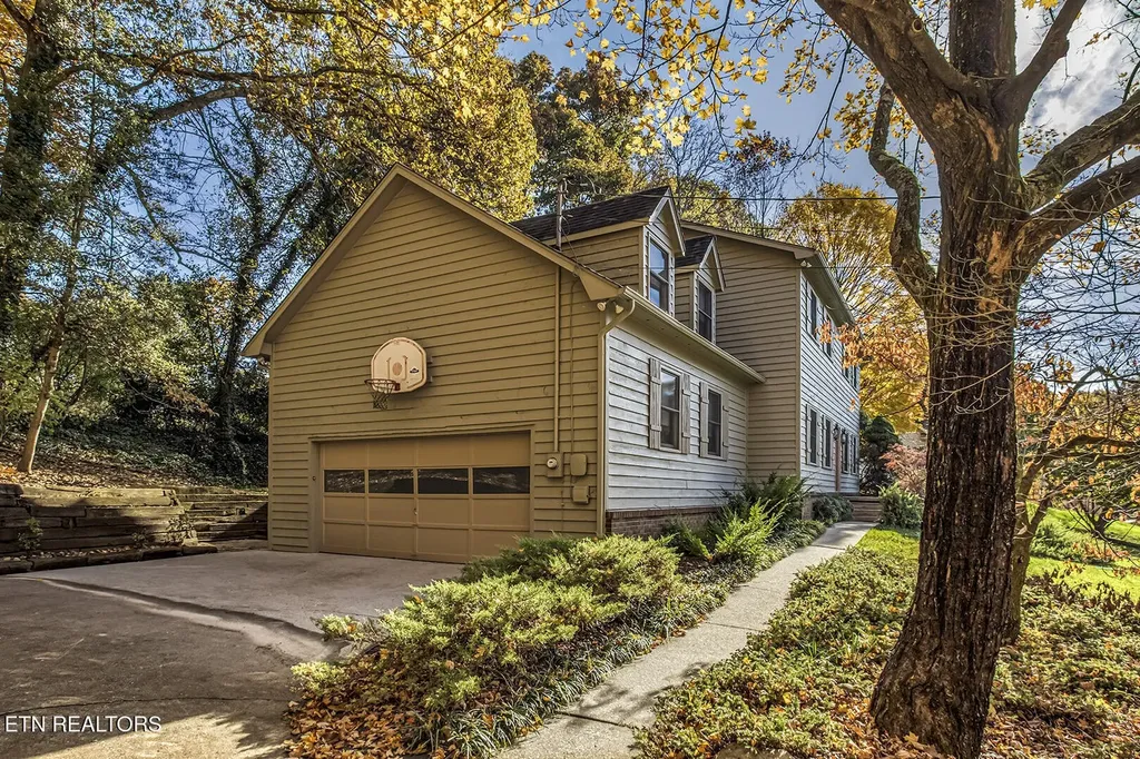 212 Woodland Trace Drive Knoxville TN 37934