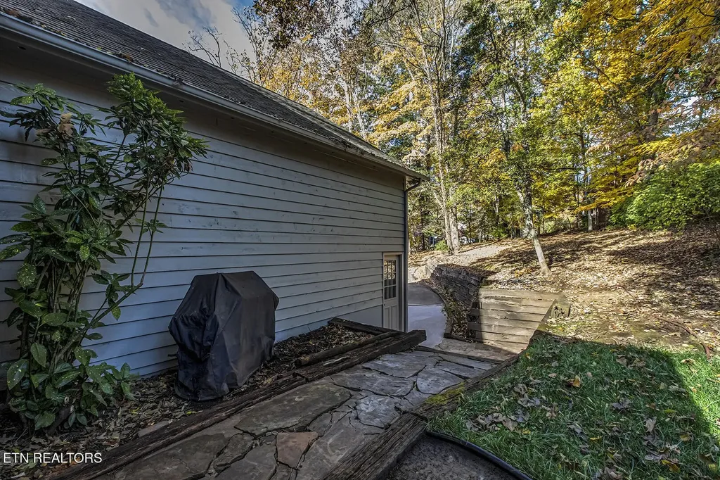 212 Woodland Trace Drive Knoxville TN 37934