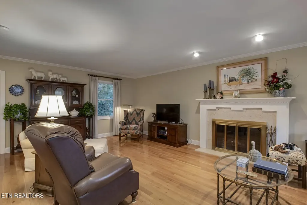212 Woodland Trace Drive Knoxville TN 37934