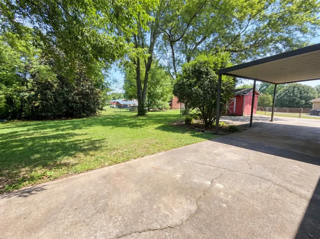 587 Lafayette Road Clarksville TN 37042