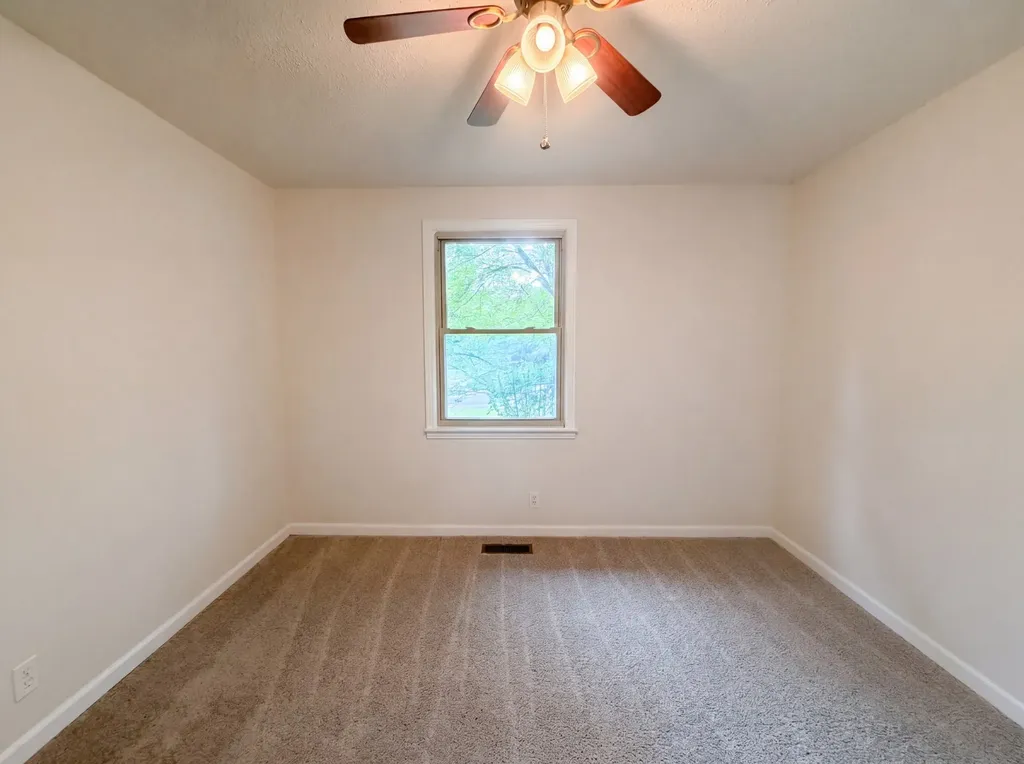 587 Lafayette Road Clarksville TN 37042