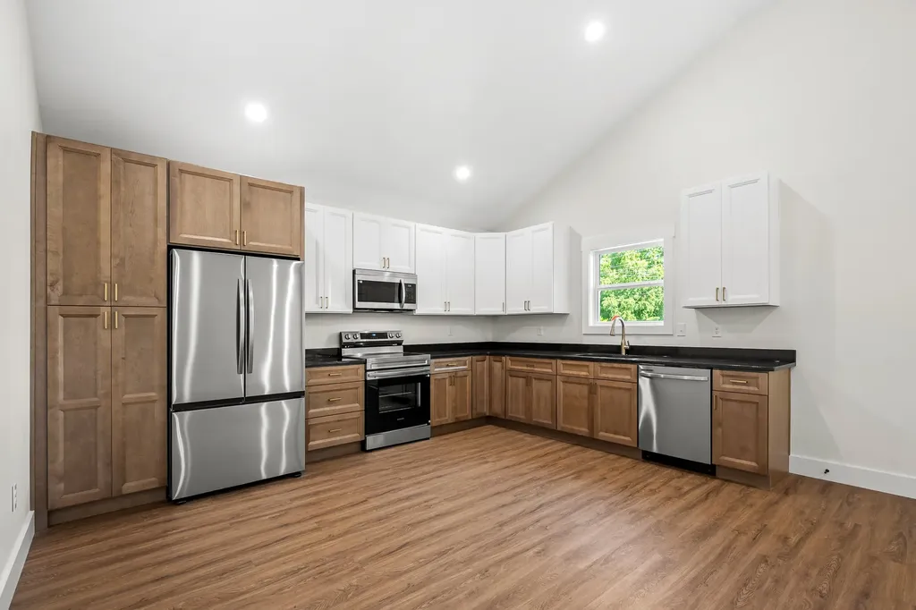 208 Decherd Street, W Tullahoma TN 37388