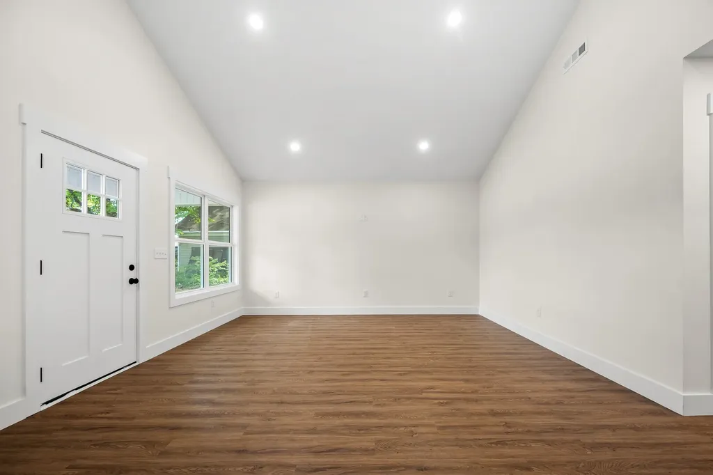 208 Decherd Street, W Tullahoma TN 37388